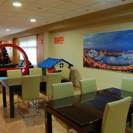 Hotel Eliana Park لا إليانا المطعم الصورة